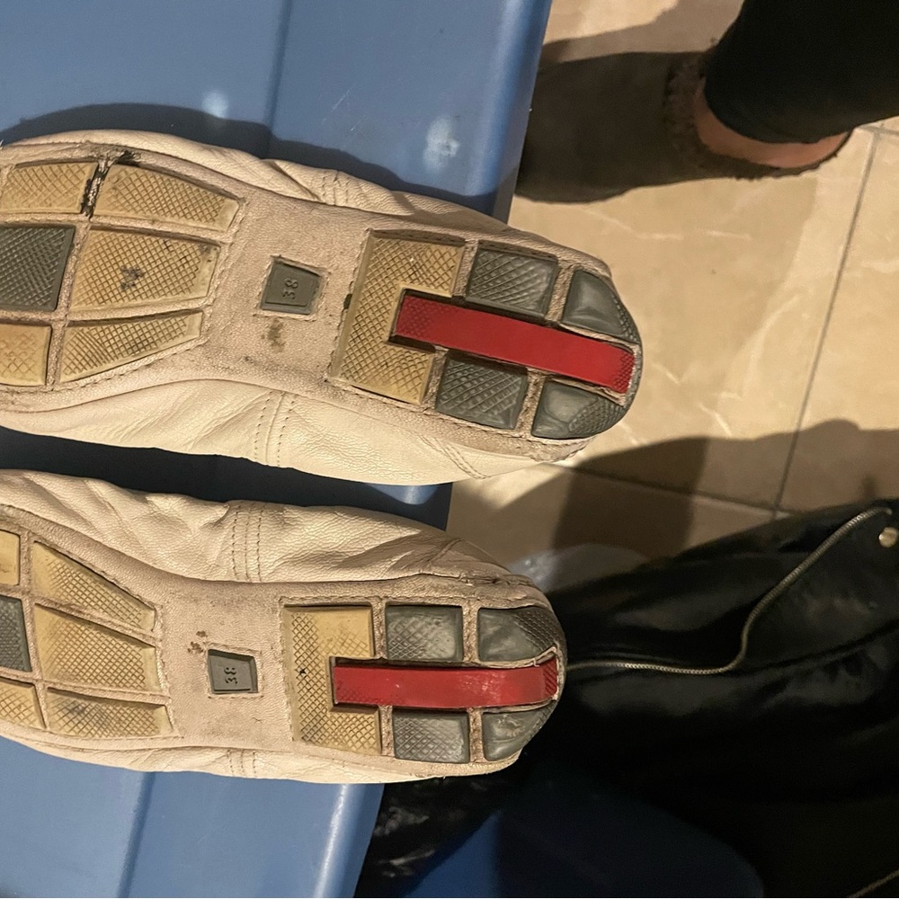 Super soft  leather Prada SZ 38 cream color - Picture 10 of 15